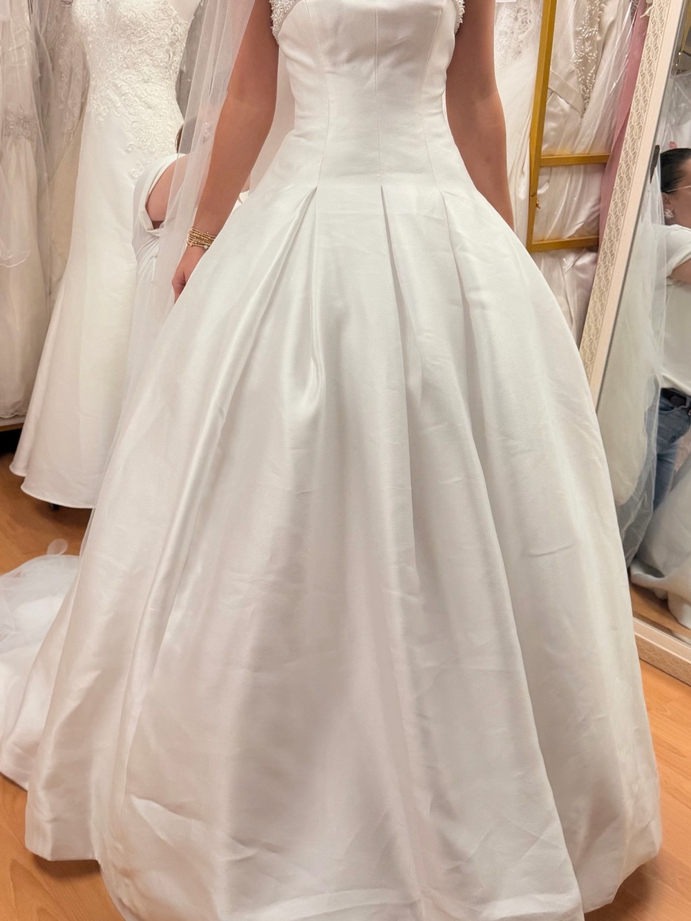Size 4 NWT White Ball Gown with Veil
